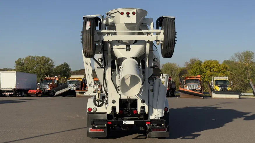 2025 Western Star 47X | Photo 4 of 15