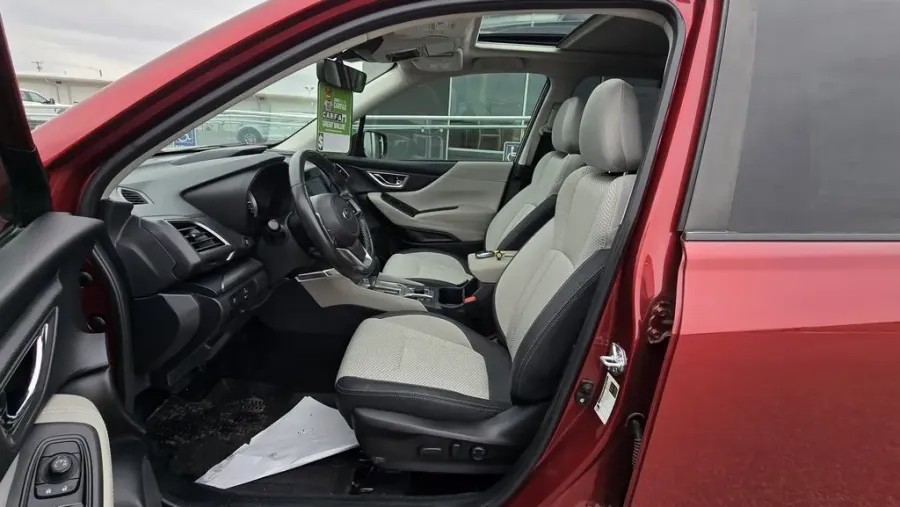 2024 Subaru Forester | Photo 14 of 32