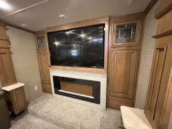 2019 DRV Mobile Suites 44 Nashville | Thumbnail Photo 8 of 26