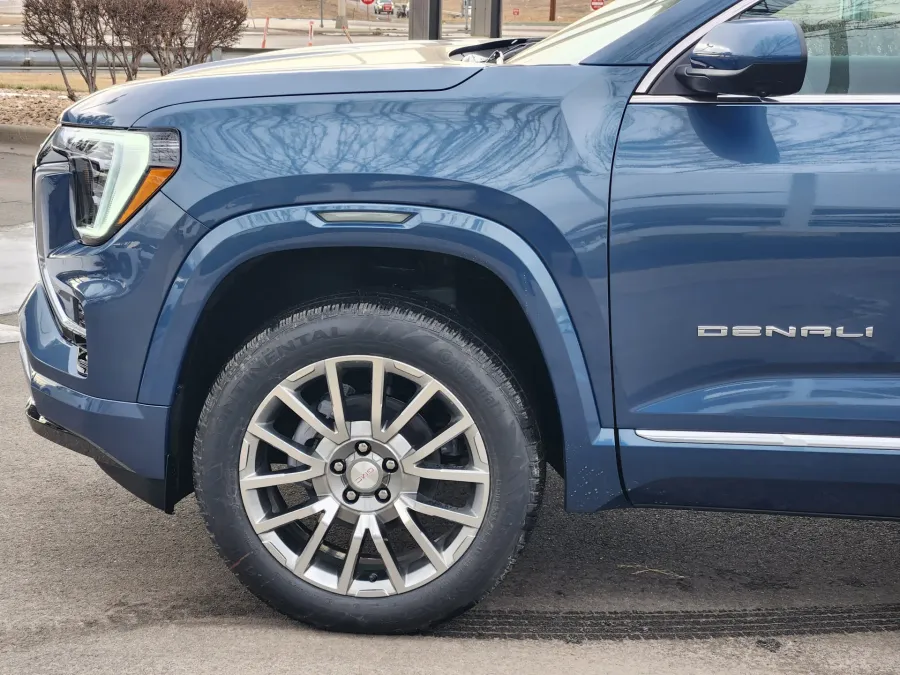 2026 GMC Terrain Denali | Photo 4 of 24