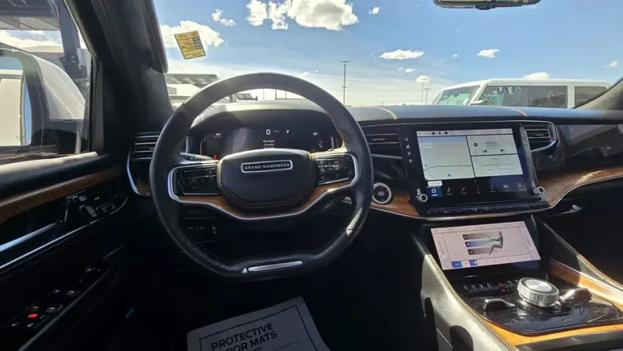 2022 Jeep Grand Wagoneer | Photo 17 of 45