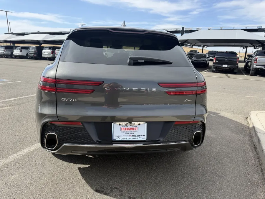 2025 Genesis GV70 2.5T | Photo 6 of 19