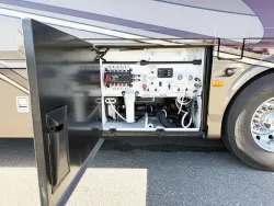 2013 Newmar King Aire 4584 | Thumbnail Photo 31 of 33