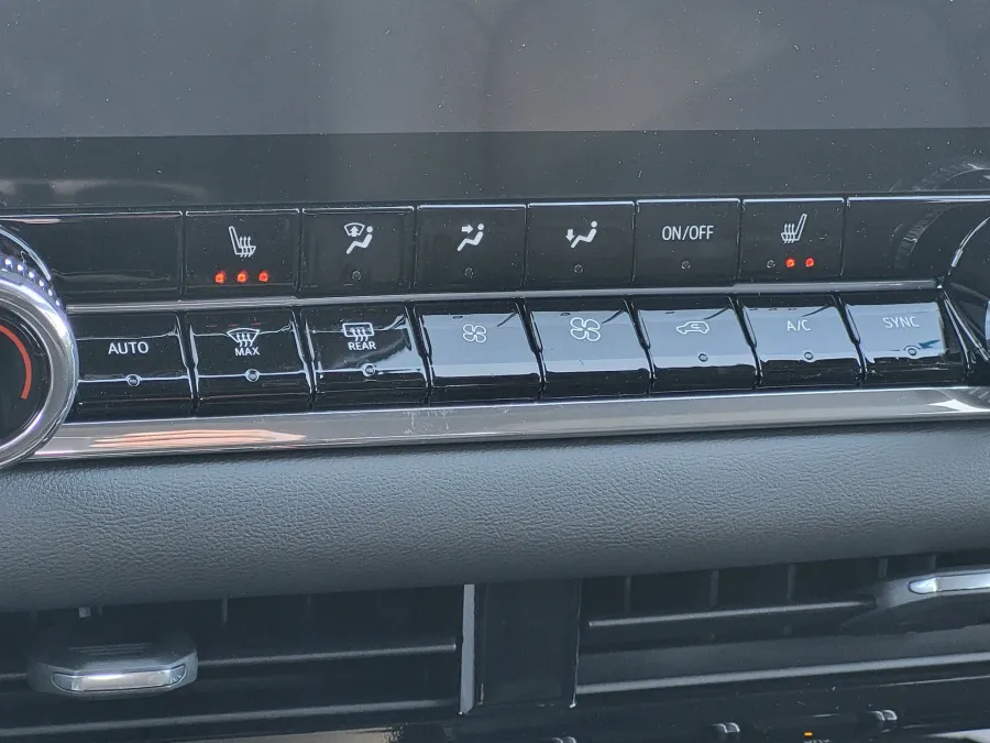 2026 GMC Canyon 4WD Elevation | Photo 16 of 26