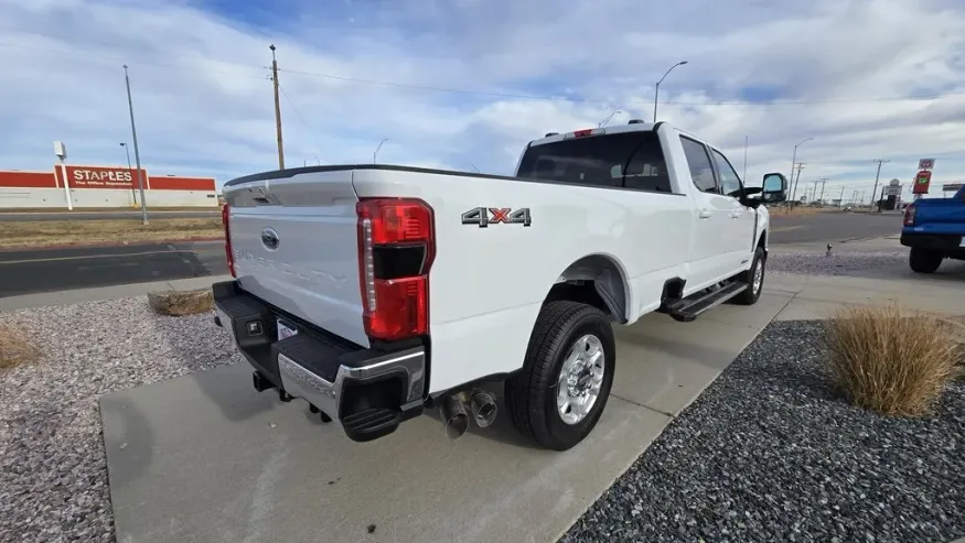 2026 Ford Super Duty F-250 | Photo 10 of 41