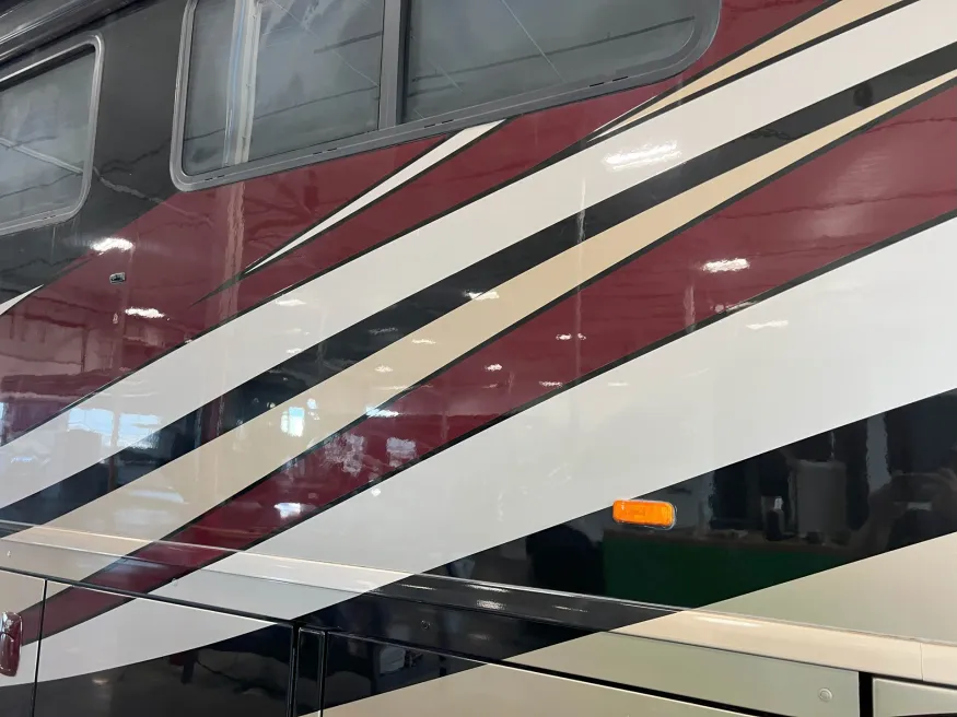 2012 Itasca Ellipse 42QD | Photo 3 of 17