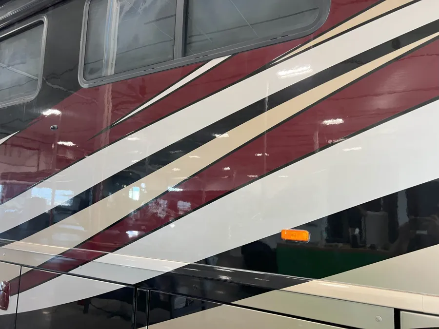 2012 Itasca Ellipse 42QD | Photo 3 of 17