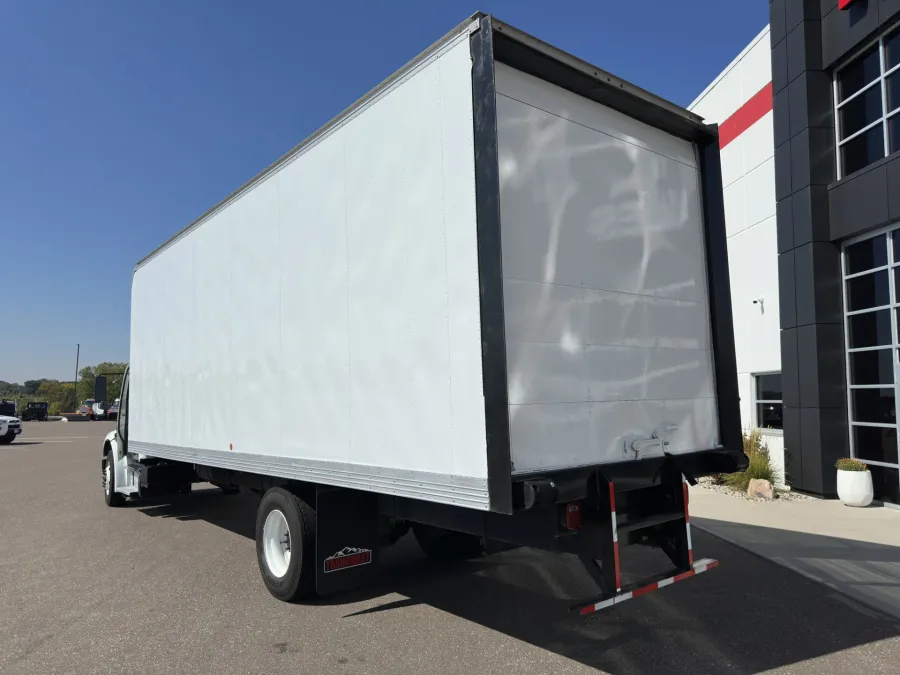 2016 Freightliner M2 106 | Photo 7 of 17