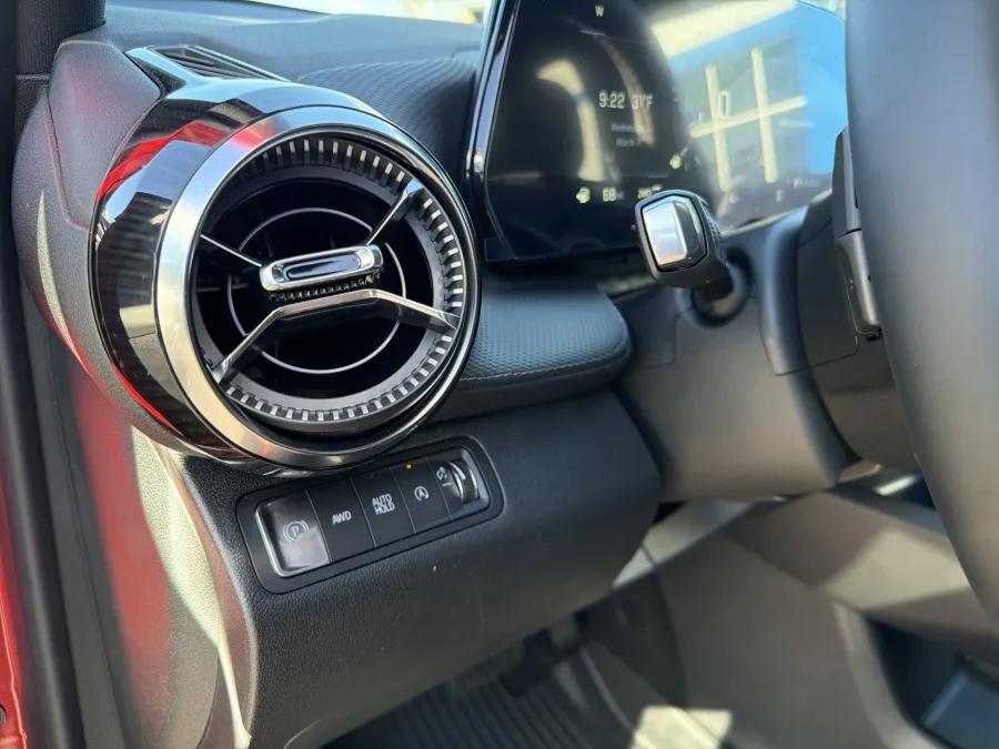 2026 Chevrolet Equinox AWD LT | Photo 12 of 18