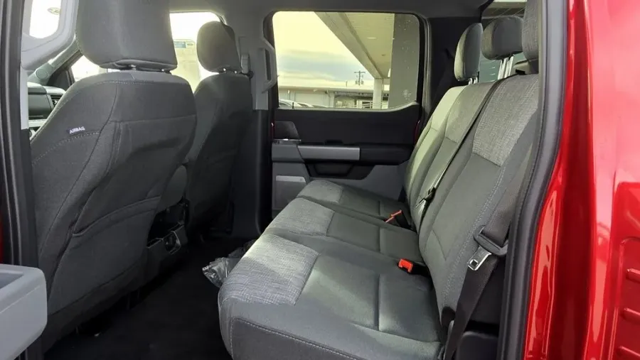 2026 Ford Super Duty F-350 | Photo 27 of 29