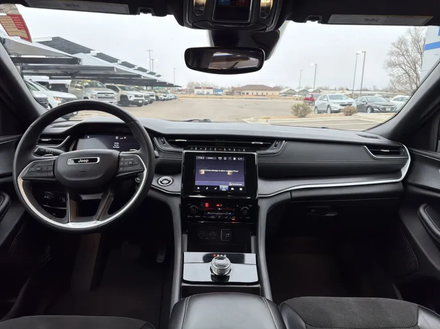 2024 Jeep Grand Cherokee Altitude | Photo 11 of 20