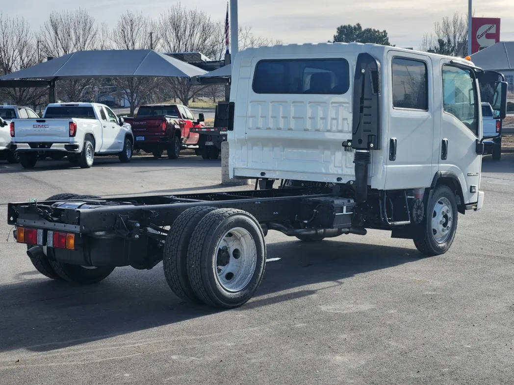 2026 Isuzu NPR-HD 
