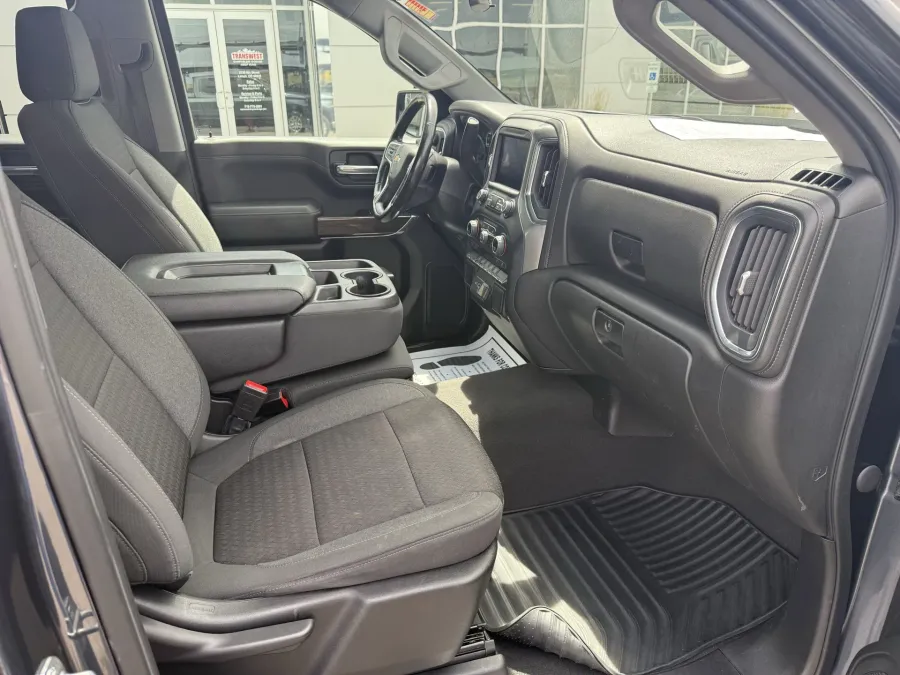 2022 Chevrolet Silverado 1500 LTD | Photo 8 of 16