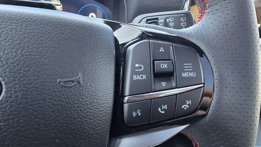 2026 Ford Explorer | Photo 19 of 34