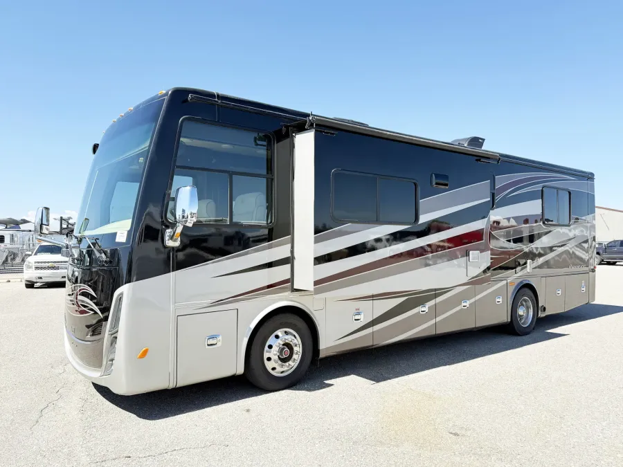 2017 Tiffin Allegro Breeze 32BR | Photo 19 of 27
