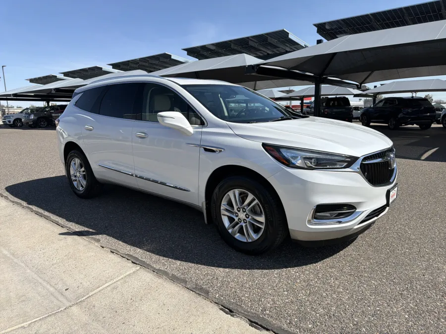 2018 Buick Enclave Essence | Photo 6 of 24