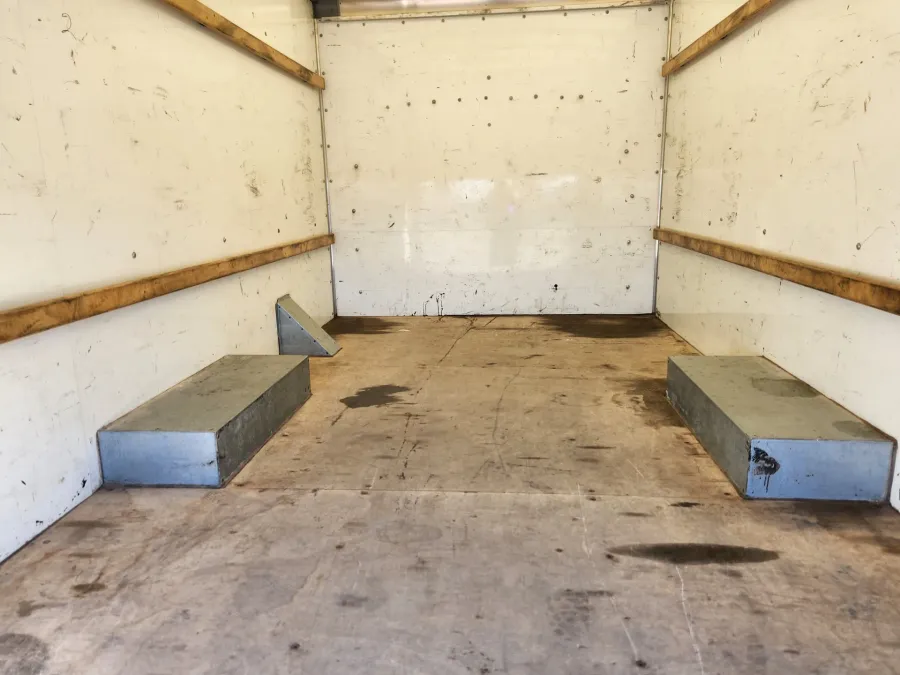 2022 GMC Savana Commercial Cutaway CUTWAY | Photo 8 of 20