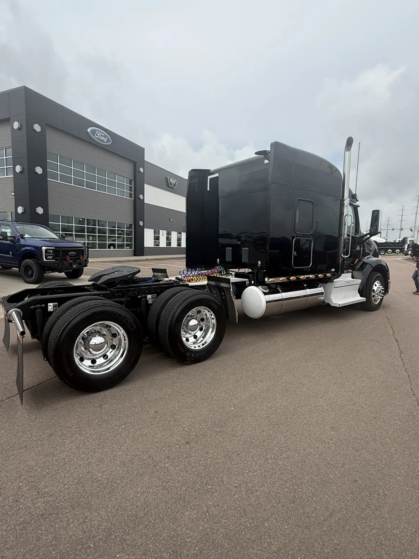 2019 Peterbilt 579 | Photo 4 of 17