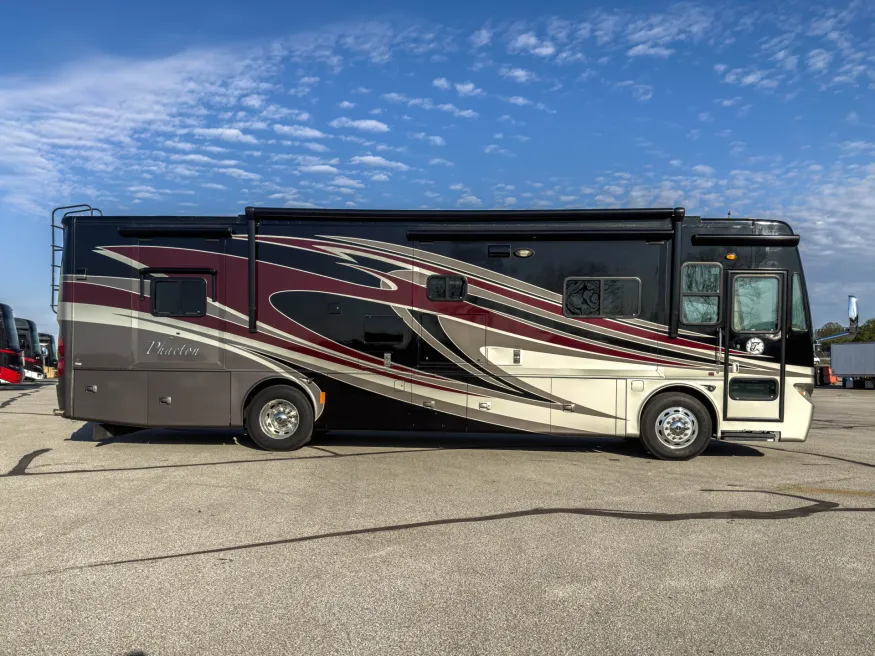 2013 Tiffin Phaeton 36QSH | Photo 1 of 39