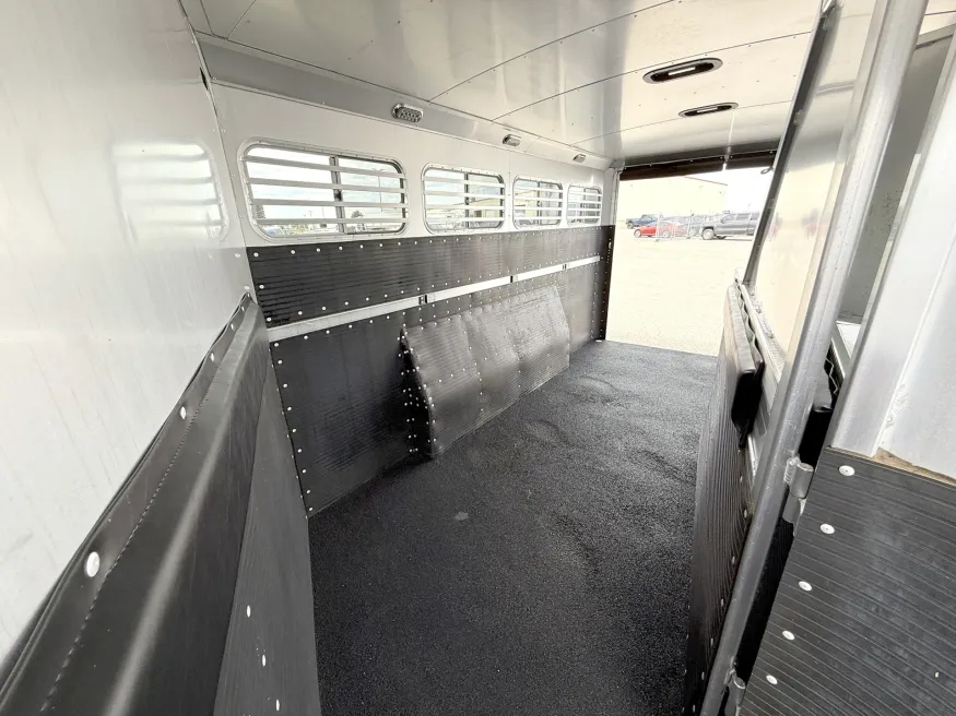 2023 Platinum Coach 4HBP | Photo 15 of 16