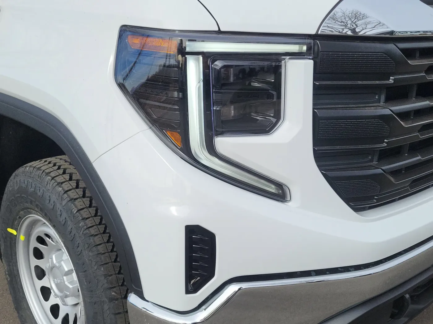 2026 GMC Sierra 1500 Pro | Photo 4 of 22