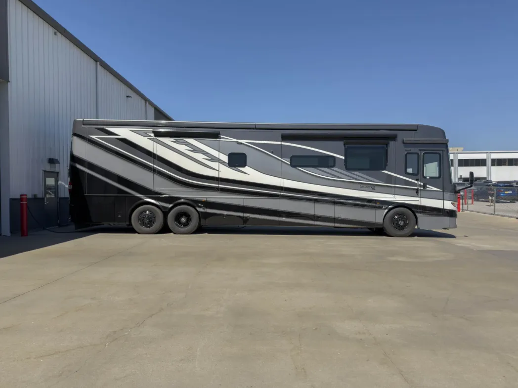 2027 Newmar London Aire 4569 