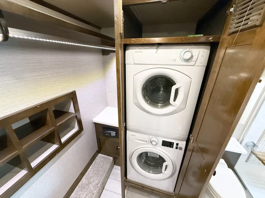 2022 Tiffin Allegro Bus 45OPP | Photo 19 of 32