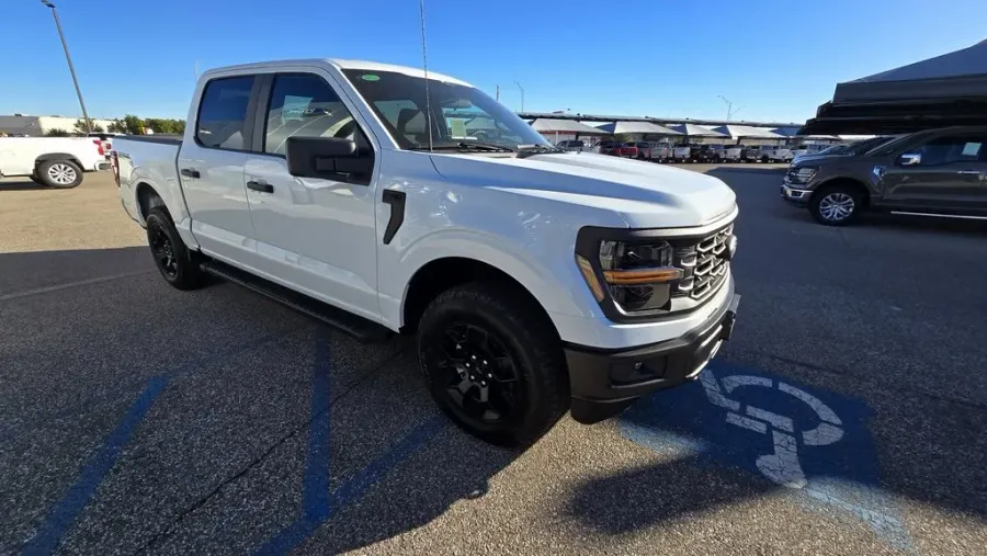 2025 Ford F-150 | Photo 2 of 19