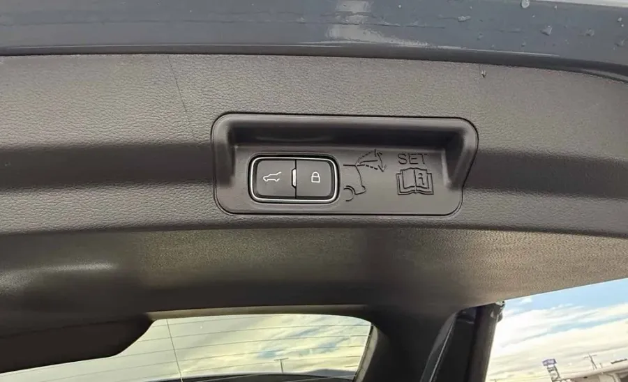 2026 Ford Explorer | Photo 8 of 29