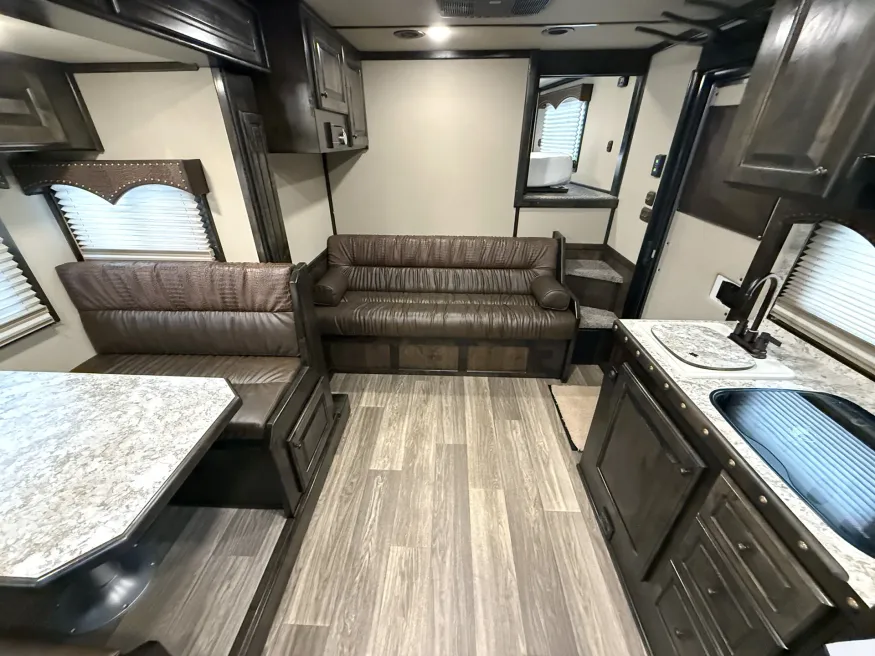 2026 Cimarron Norstar 4HLQ | Photo 5 of 27