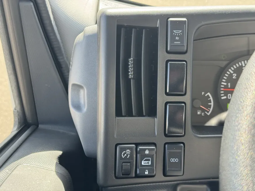 2025 Isuzu NRR GAS | Photo 19 of 22