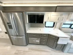 2026 Newmar Super Star 4159 | Thumbnail Photo 10 of 27