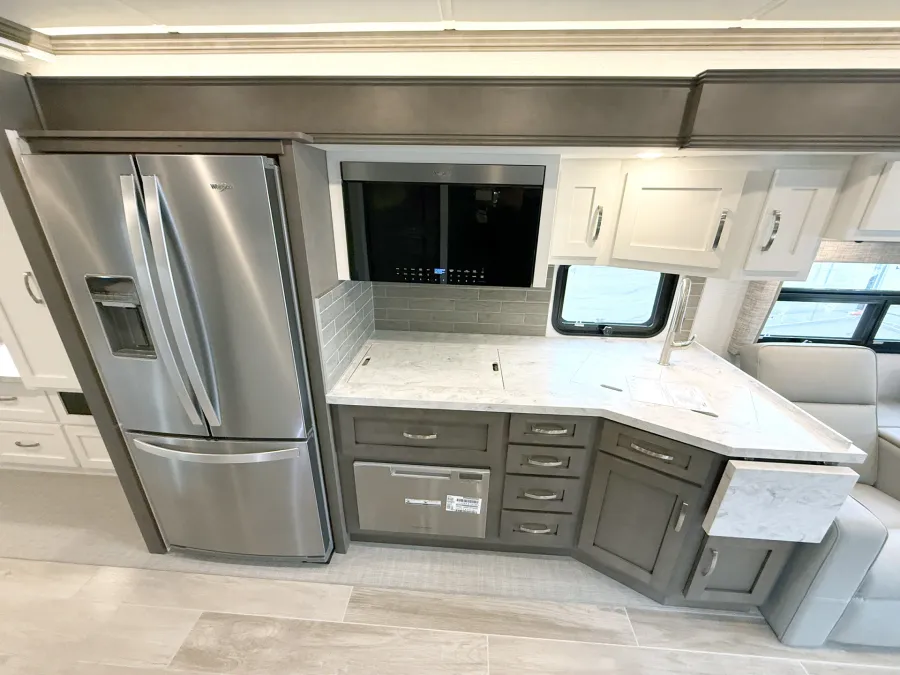 2026 Newmar Super Star 4159 | Photo 10 of 27