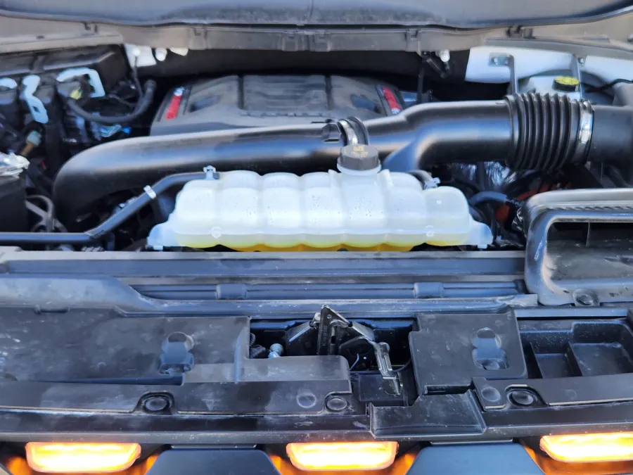 2025 Ford F-150 Raptor | Photo 20 of 21