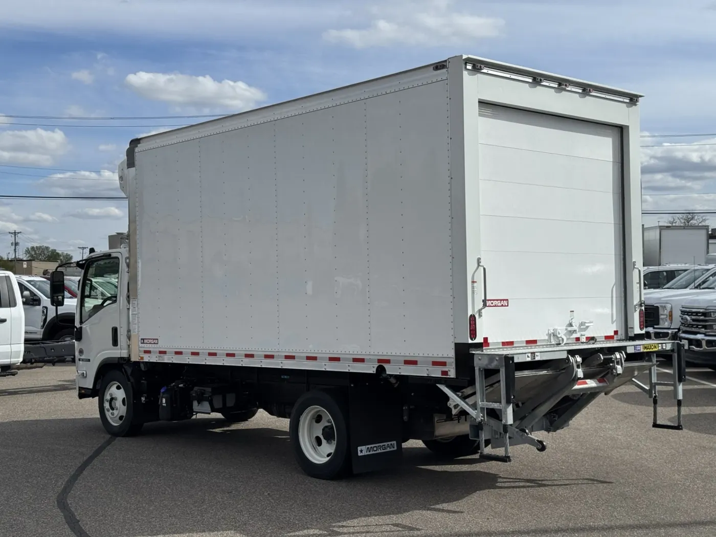 2025 Isuzu NRR | Photo 5 of 17