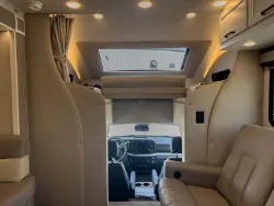 2026 Renegade Veracruz 32VDS | Thumbnail Photo 8 of 34