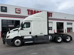 2019 Freightliner Cascadia | Thumbnail Photo 2 of 20