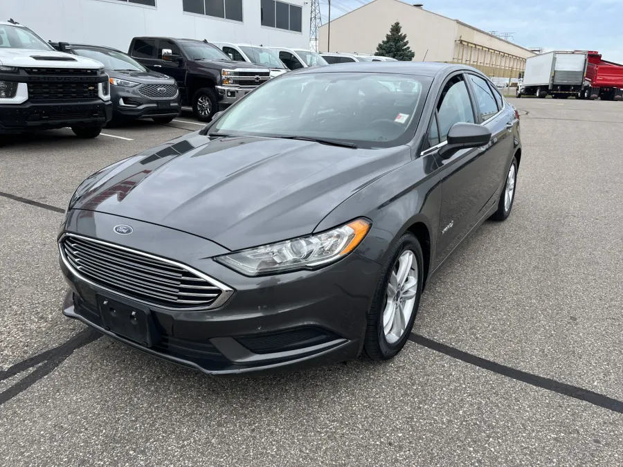 2018 Ford Fusion | Photo 1 of 19