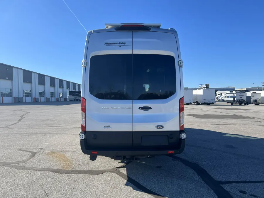 2026 Pleasure-way Ontour 2.2 AWD | Photo 6 of 18