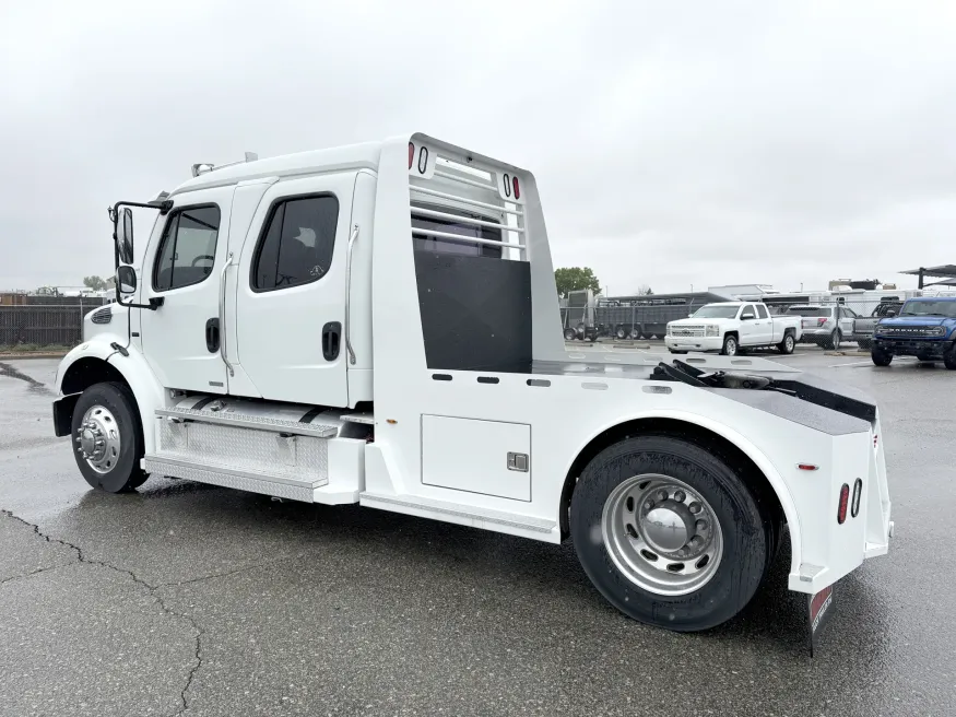 2011 Freightliner M2 112 | Photo 13 of 22