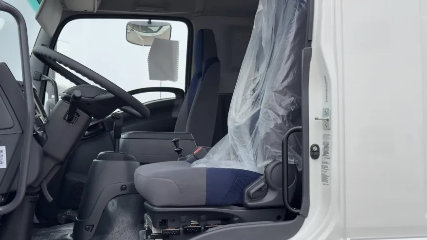 2025 Isuzu FVR | Photo 9 of 17