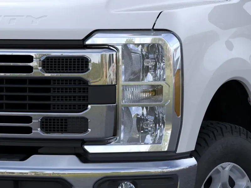 2026 Ford Super Duty F-350 | Photo 18 of 22