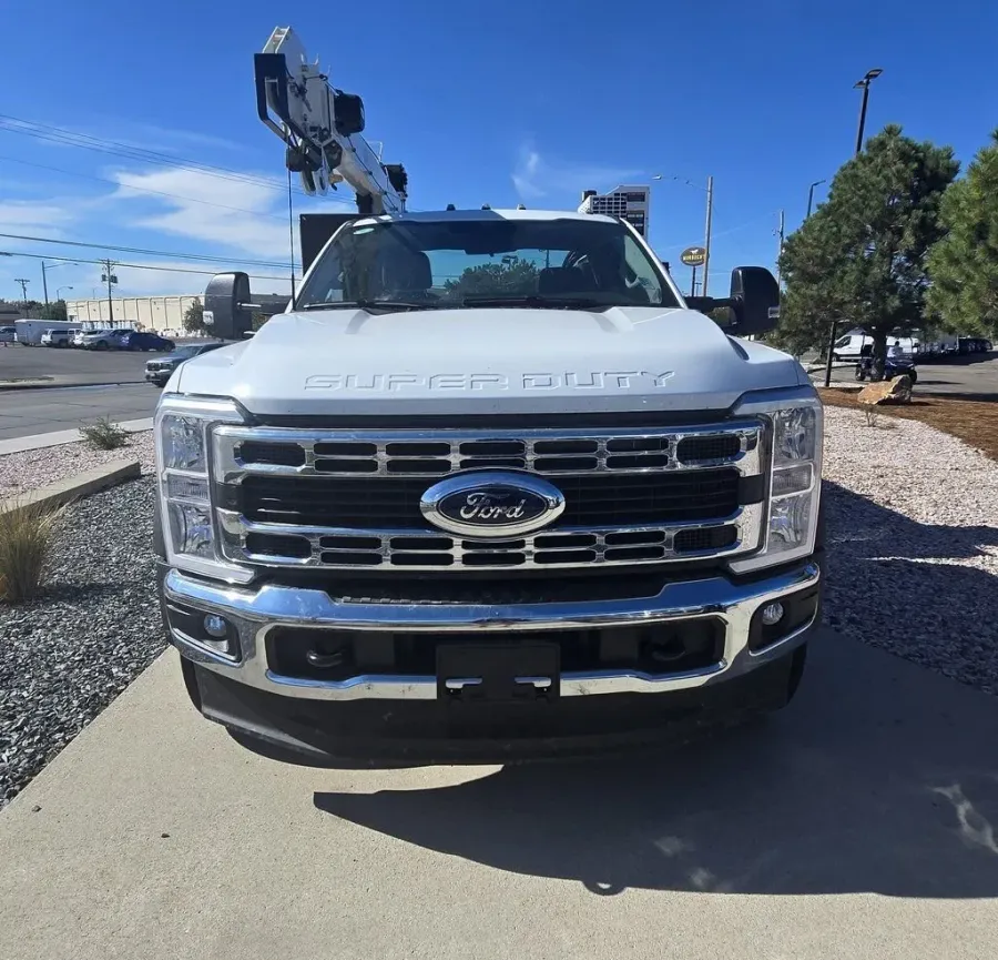 2025 Ford Super Duty F-600 | Photo 2 of 26