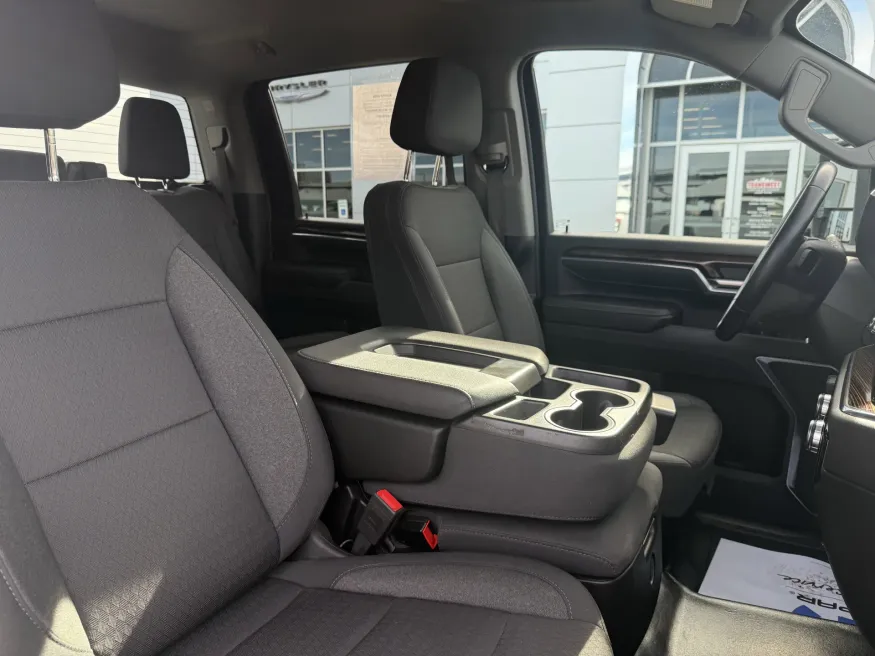 2024 GMC Sierra 3500HD SLE | Photo 11 of 19