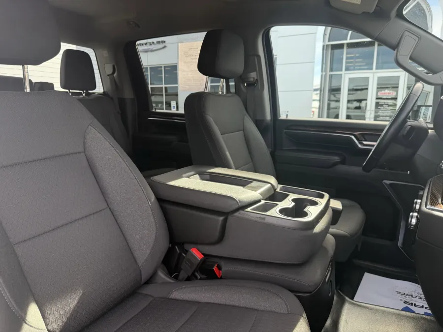 2024 GMC Sierra 3500HD SLE | Photo 11 of 19