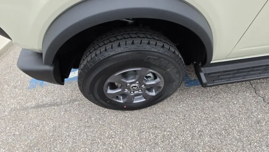 2025 Ford Bronco | Photo 9 of 29