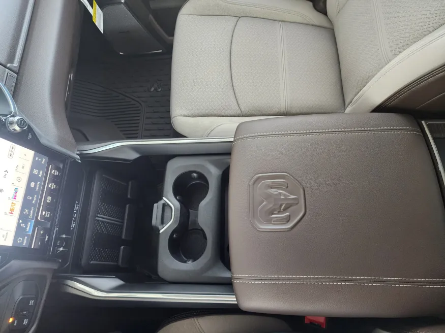 2025 RAM 2500 Laramie | Photo 25 of 27