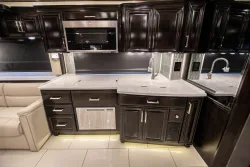 2022 Newmar London Aire 4579 | Thumbnail Photo 15 of 25