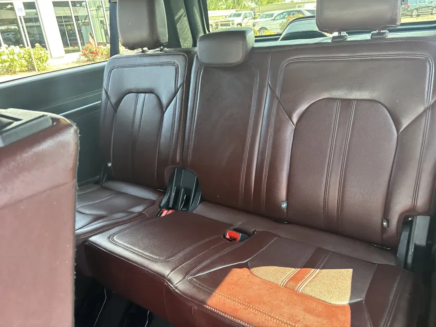 2023 Ford Expedition Max Limited | Photo 10 of 24