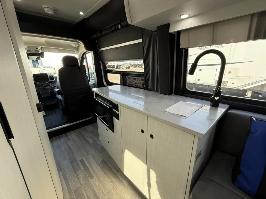 2026 Pleasure-way Lexor TS | Photo 14 of 20